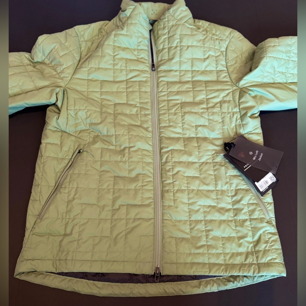 Lululemon Sky Loft jacket in Willow Green woman’s Xl